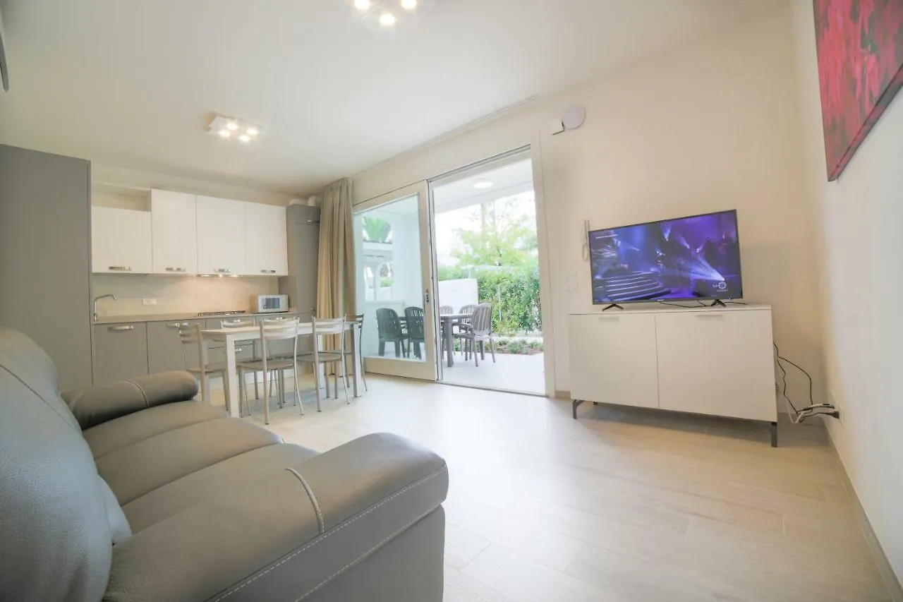 Domus Fiorita Apartment Lido di Jesolo